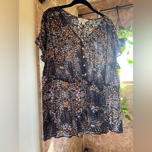 Market & Spruce navy lightweight top.